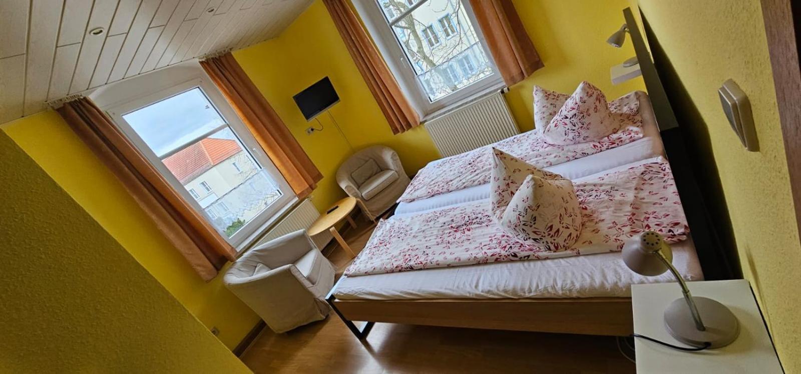 La Famiglia Hotell Weißenfels Exteriör bild