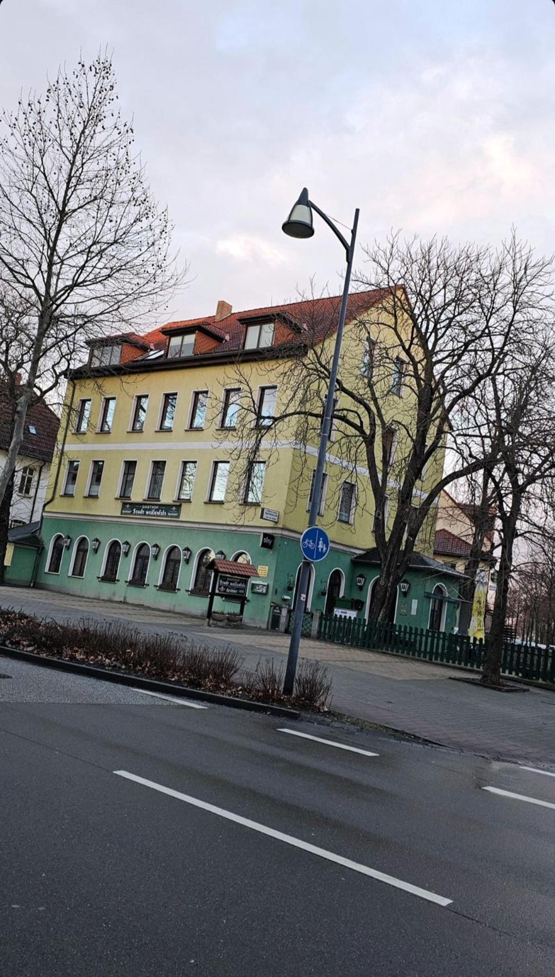 La Famiglia Hotell Weißenfels Exteriör bild